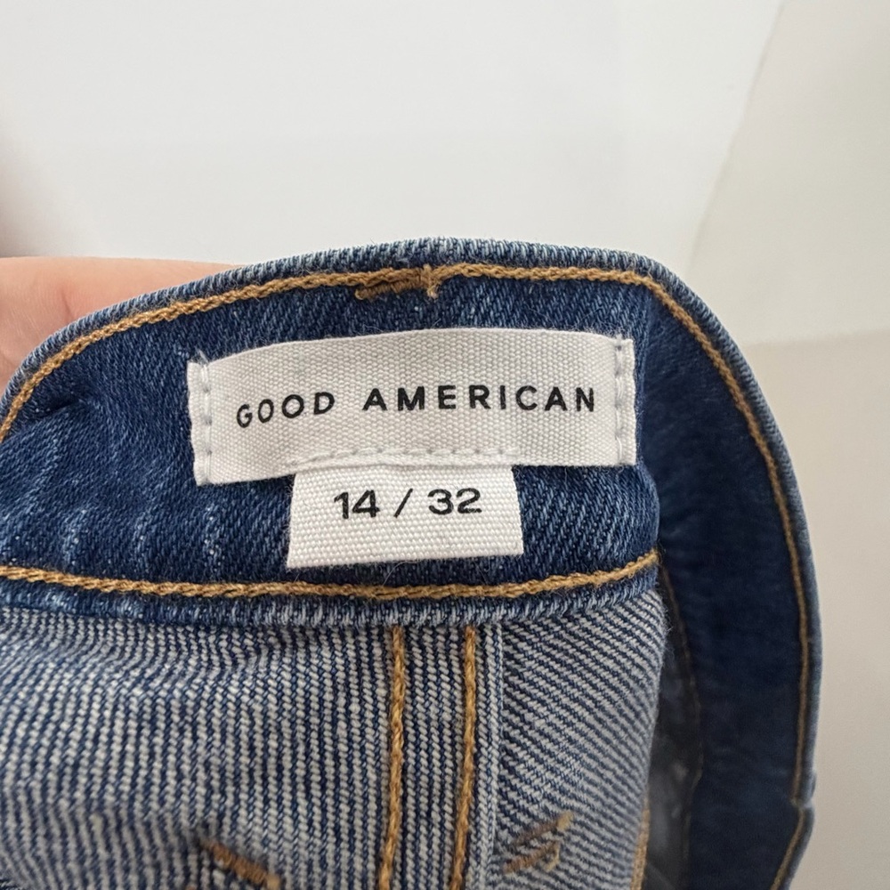 Good American Good 90s Distressed Cut Off Style Shorts Womans 14/32 NWT - Picture 13 of 16